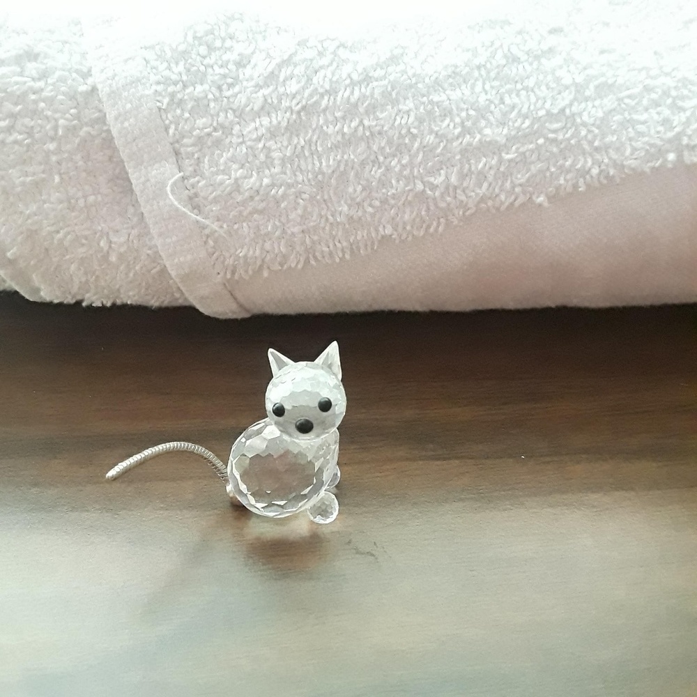 Retired Swarovski crystal cat
